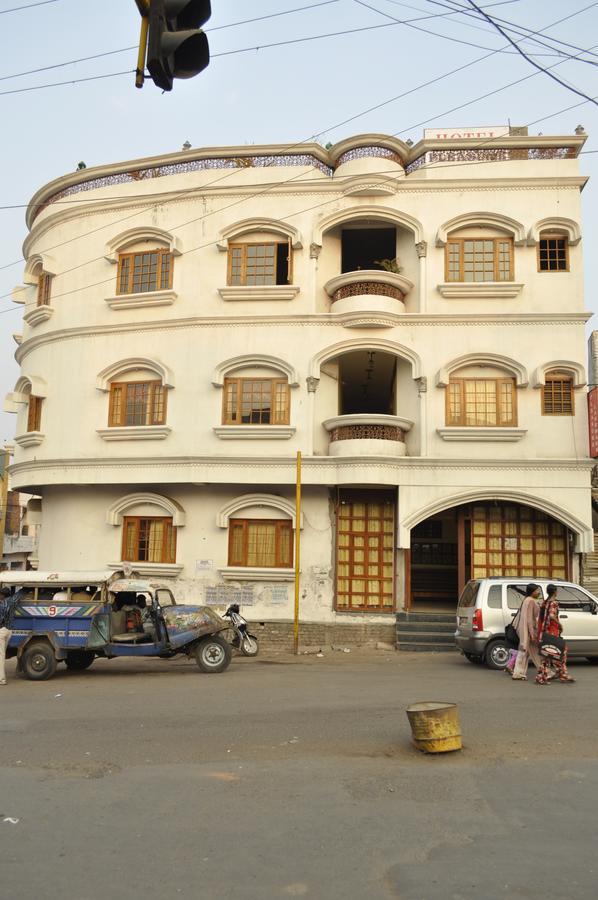Hotel Pleasure Landmark Ujjain Zewnętrze zdjęcie
