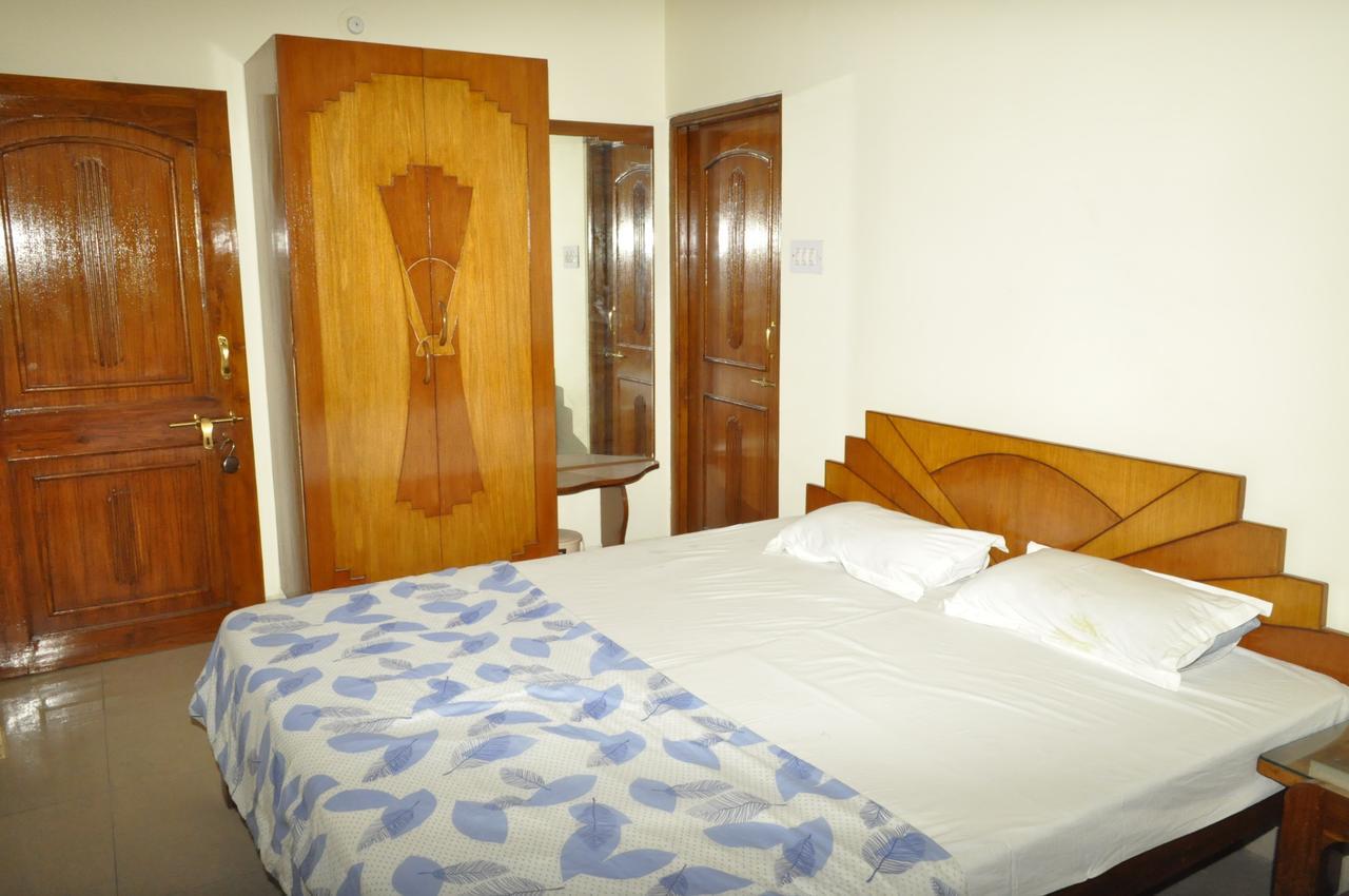 Hotel Pleasure Landmark Ujjain Zewnętrze zdjęcie