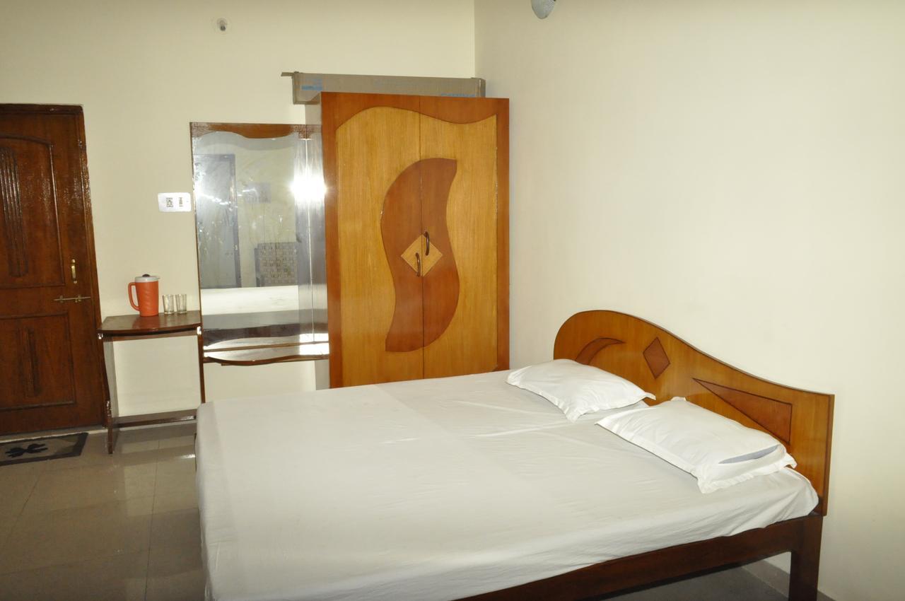 Hotel Pleasure Landmark Ujjain Zewnętrze zdjęcie
