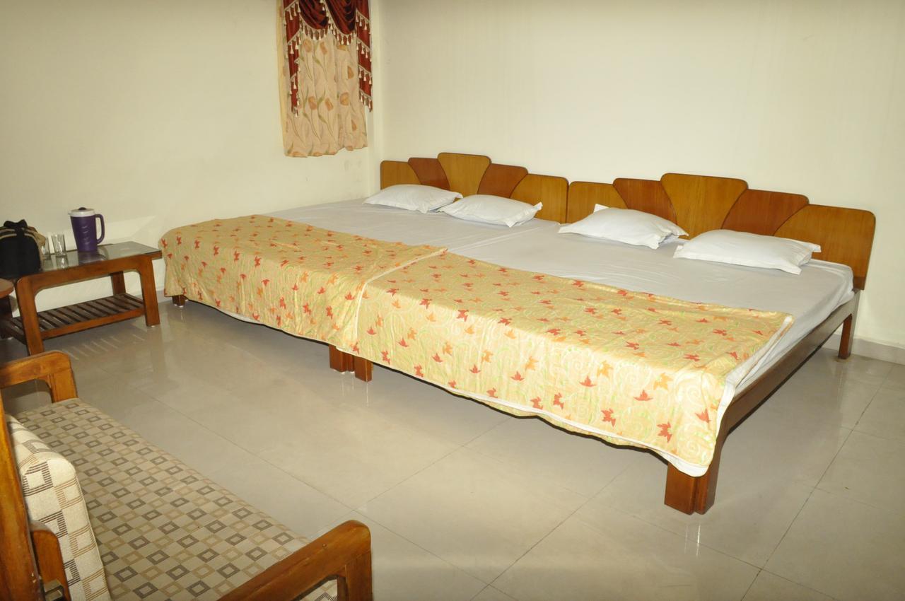 Hotel Pleasure Landmark Ujjain Zewnętrze zdjęcie